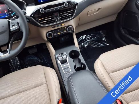 Certified 2022 Ford Escape SEL AWD/4WD image 10