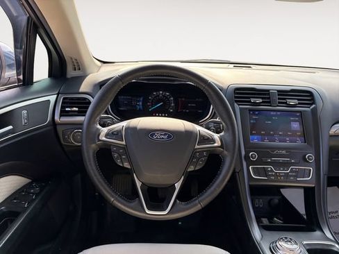 Used 2019 Ford Fusion SE w/ Equipment Group 151A FWD image 13