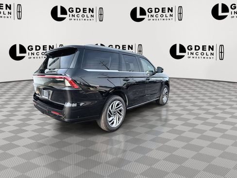 Certified 2025 Lincoln Navigator Reserve AWD/4WD image 8