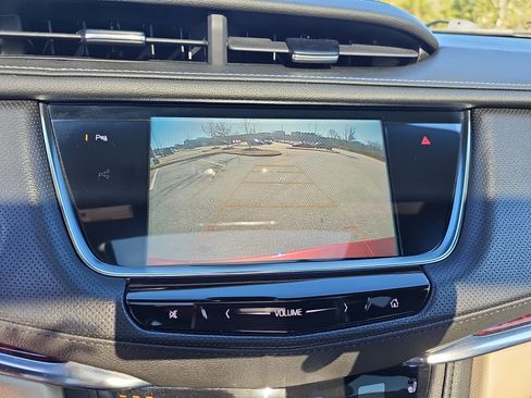 Used 2018 Cadillac XT5 Luxury w/ Driver Awareness Package image 24