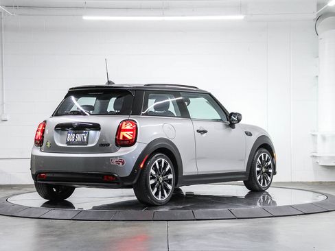 Certified 2024 MINI Cooper SE image 6