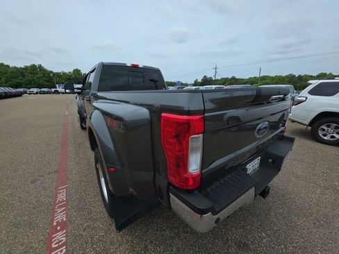 Used 2019 Ford F450 Lariat w/ Lariat Value Package AWD/4WD image 11