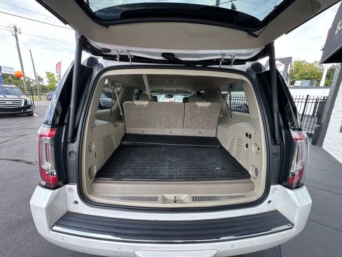 Used 2019 GMC Yukon XL Denali image 18