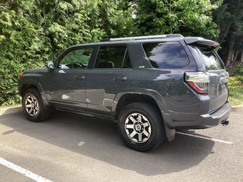 Certified 2024 Toyota 4Runner SR5 Premium w/ Moonroof Package AWD/4WD image 9