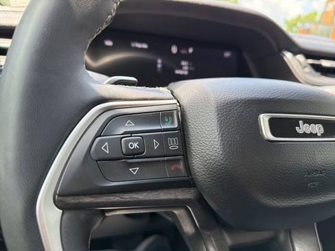 Used 2023 Jeep Grand Cherokee Limited AWD/4WD image 28