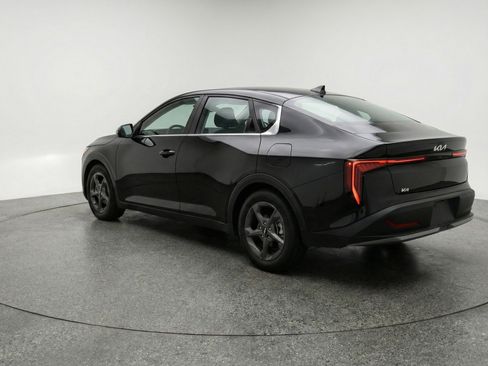 Used 2025 Kia K4 LXS image 5