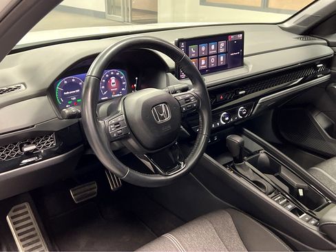 Used 2024 Honda Accord Sport image 39