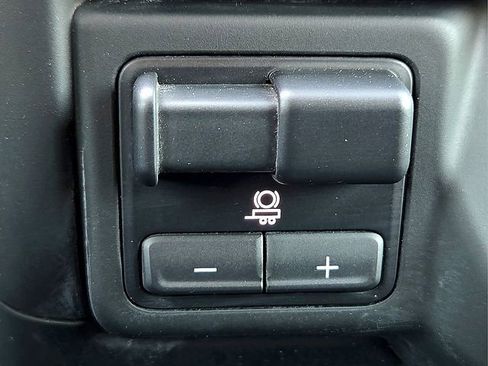 Used 2022 Chevrolet Silverado 2500 Custom w/ Custom Value Package AWD/4WD image 20