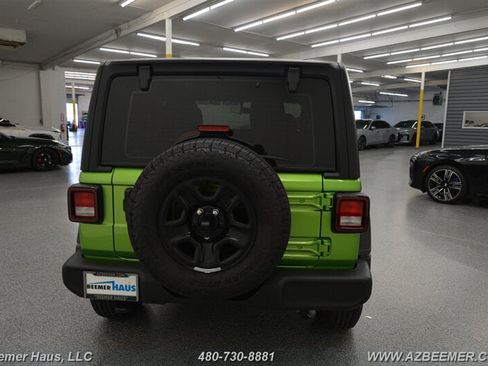 Used 2025 Jeep Wrangler Sport AWD/4WD image 12