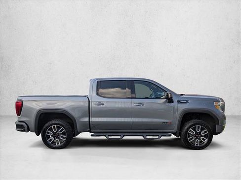 Used 2021 GMC Sierra 1500 AT4 w/ Driver Alert Package II AWD/4WD image 4