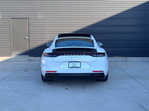 Used 2021 Porsche Panamera image 6