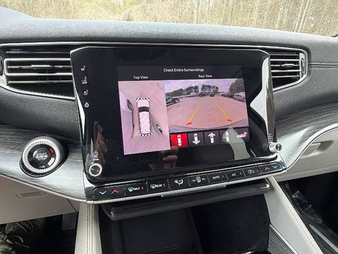 Used 2024 Jeep Wagoneer Series III w/ Premium Group I image 31