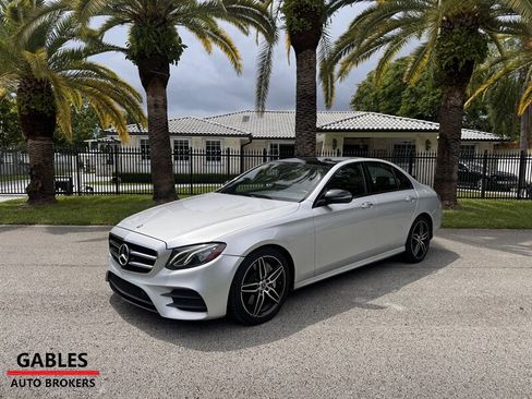 Used 2019 Mercedes-Benz E 300 image 4