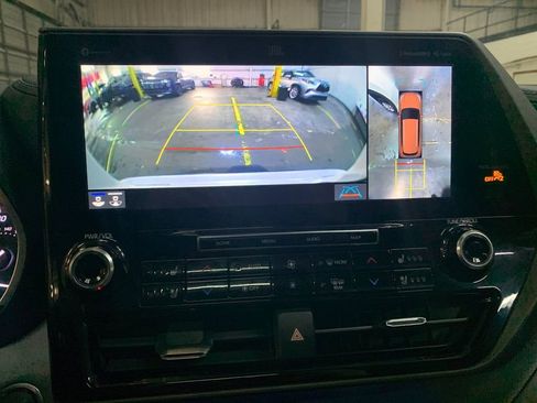 Used 2022 Toyota Highlander Limited AWD/4WD image 25