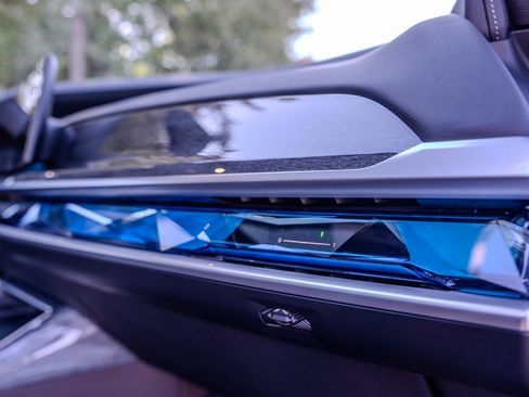 Used 2024 BMW i7 eDrive50 image 24