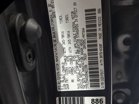 Used 2021 Toyota Tacoma TRD Off-Road w/ Technology Package AWD/4WD image 43