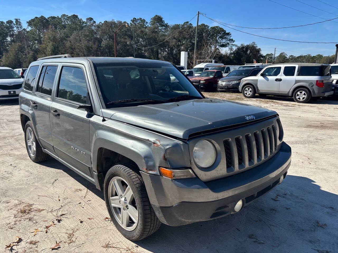 Used 2013 Jeep Patriot Sport FWD image 2