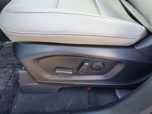 New 2026 Ford Explorer Active w/ Active Comfort Package image 10