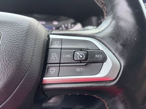 Certified 2022 Jeep Compass Limited image 18