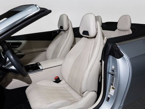 Used 2026 Mercedes-Benz CLE 450 4MATIC Cabriolet image 32