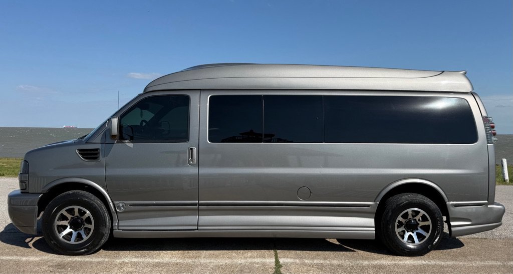 Used 2013 Chevrolet Express 2500 Extended RWD image 8