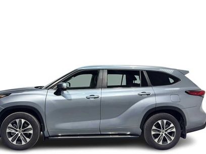 Used 2023 Toyota Highlander XLE