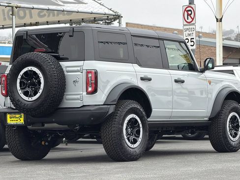 New 2026 Ford Bronco Badlands AWD/4WD image 3