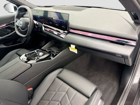 New 2026 BMW i5 eDrive40 RWD image 16