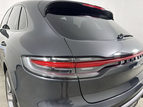 Certified 2025 Porsche Macan S AWD/4WD image 17