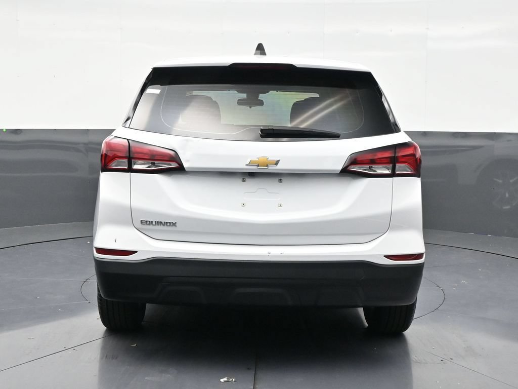 Used 2022 Chevrolet Equinox LS FWD image 4