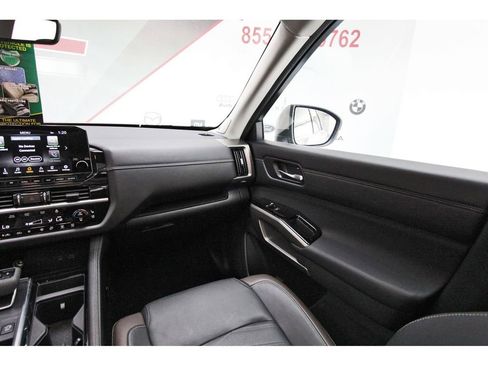 Certified 2024 Nissan Pathfinder Platinum image 8