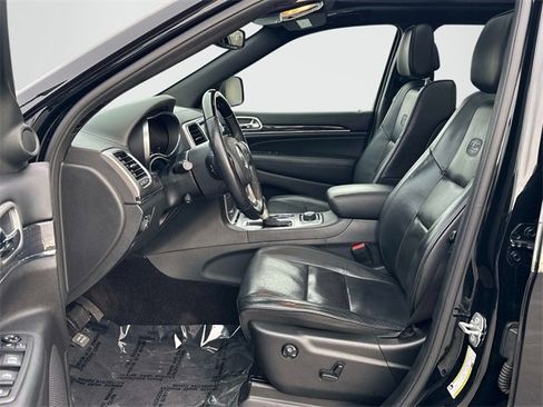 Used 2018 Jeep Grand Cherokee Overland image 16