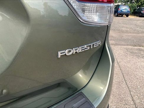 Used 2019 Subaru Forester Premium w/ All-Weather Package AWD/4WD image 11