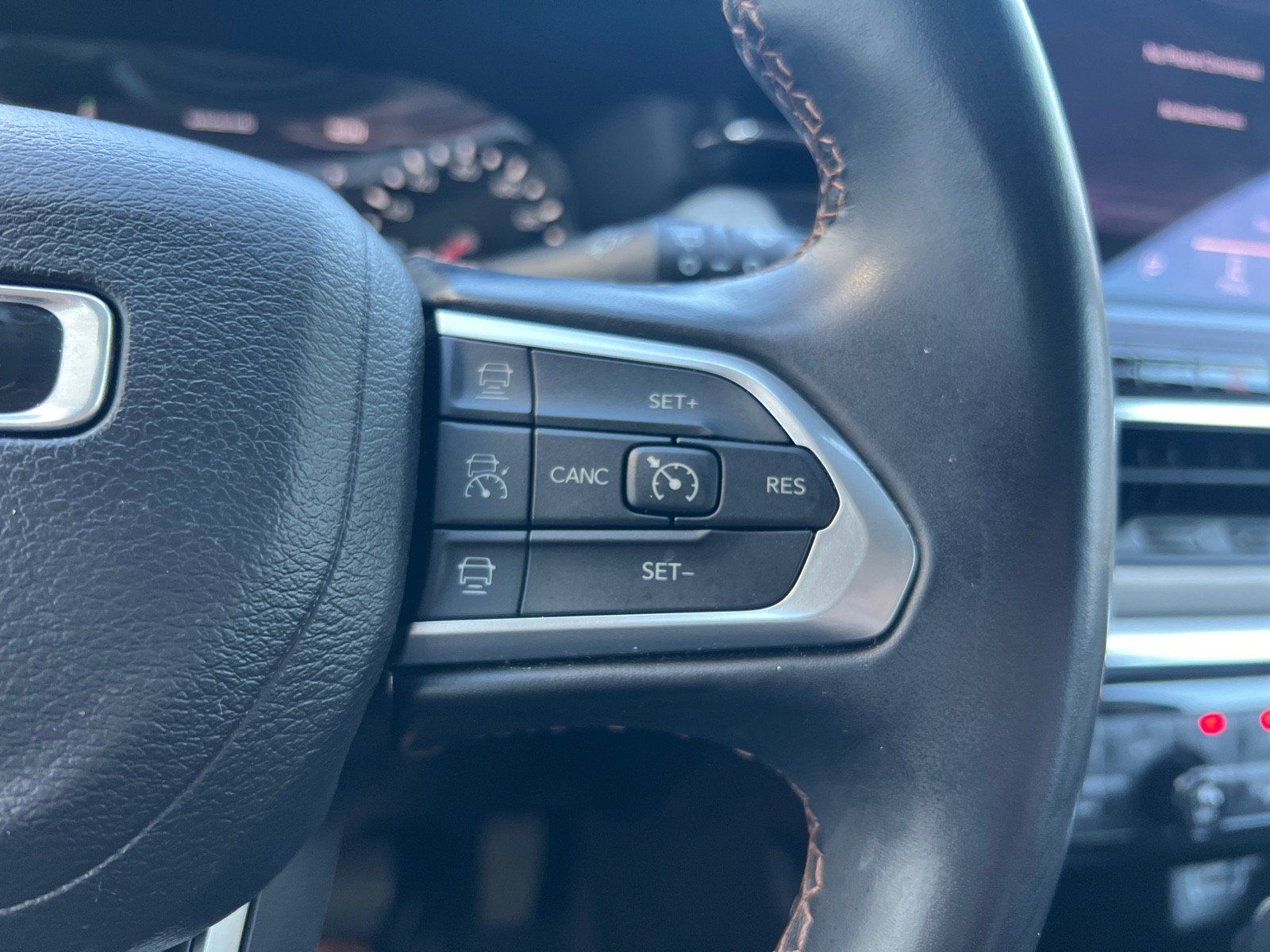 Used 2022 Jeep Compass Limited AWD/4WD image 27