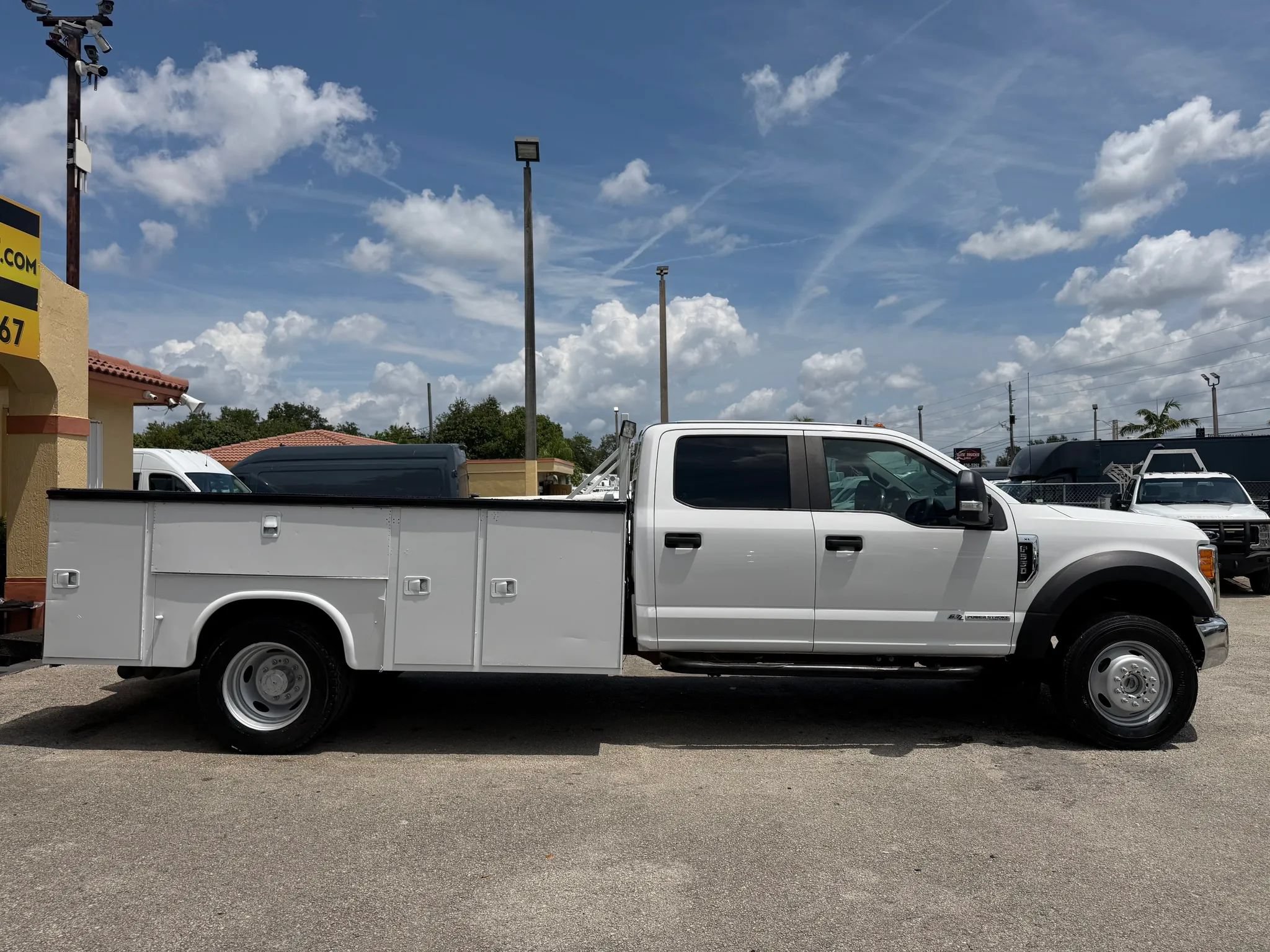 Used 2017 Ford F550 4x4 Crew Cab Super Duty image 6