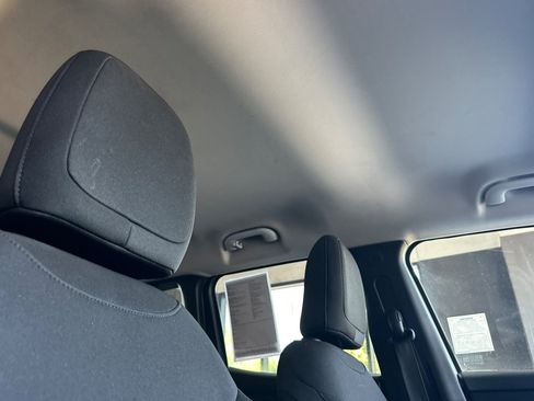 Used 2016 Jeep Renegade Latitude FWD image 17