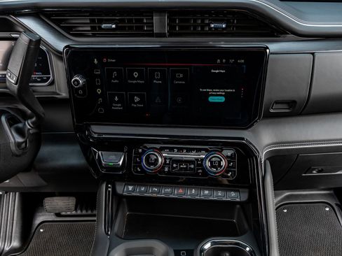 Used 2025 GMC Sierra 2500 AT4X image 24