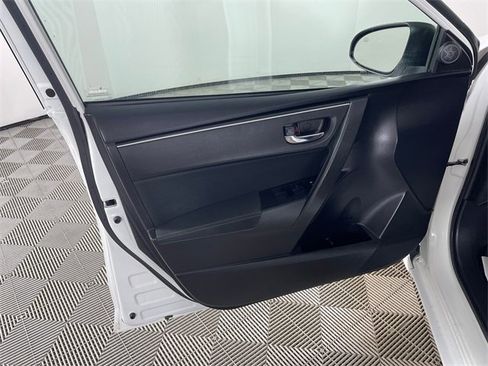 Used 2017 Toyota Corolla L image 16
