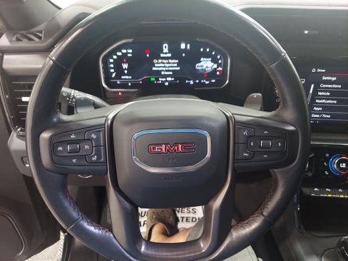 Used 2022 GMC Sierra 1500 AT4 w/ AT4 Premium Package AWD/4WD image 8