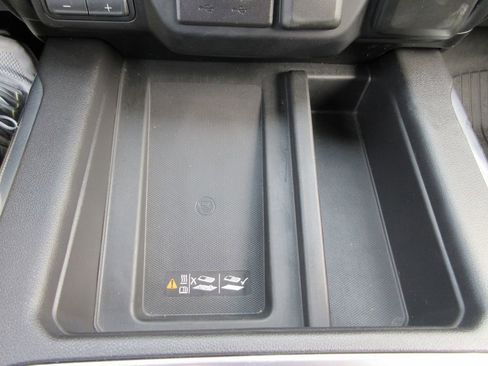 Certified 2020 GMC Sierra 1500 AT4 w/ AT4 Premium Package image 34