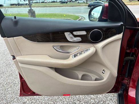 Used 2016 Mercedes-Benz GLC 300 image 21