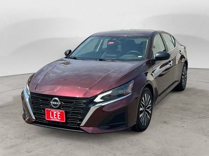 Used 2024 Nissan Altima 2.5 SV