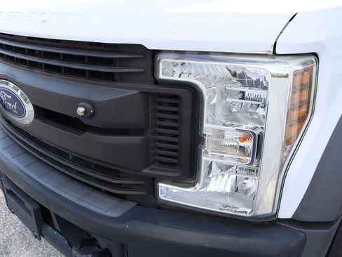 Used 2019 Ford F450 XL image 3