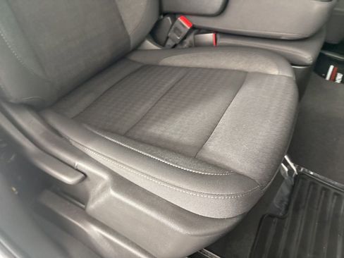 Used 2025 Chevrolet Silverado 1500 LT image 29