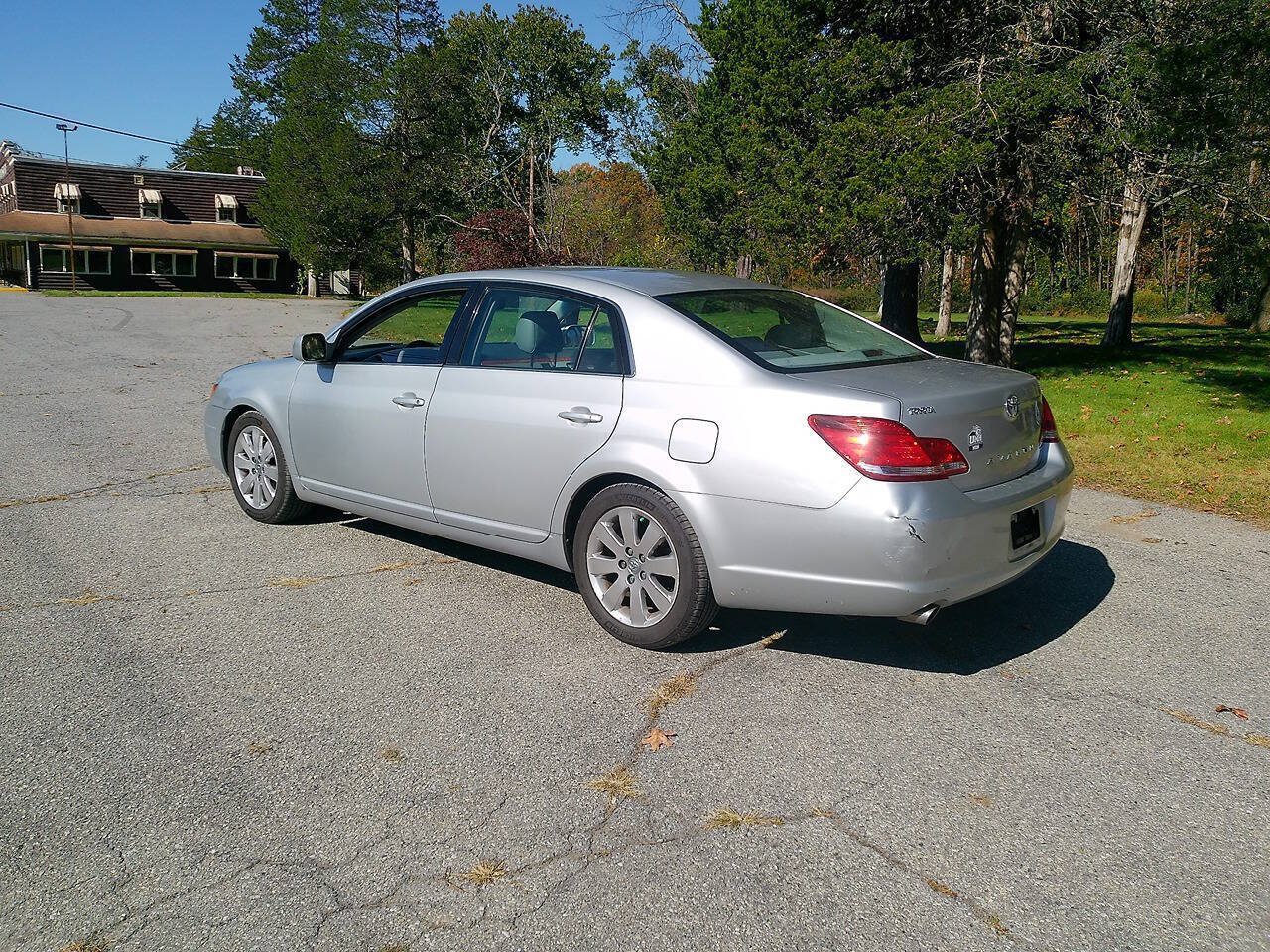 Used 2006 Toyota Avalon XLS FWD image 10