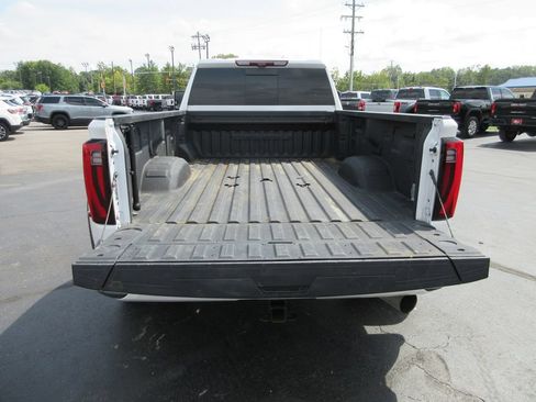 Used 2024 GMC Sierra 3500 Denali Ultimate AWD/4WD image 8