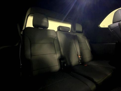 Used 2025 Buick Enclave Preferred FWD image 24