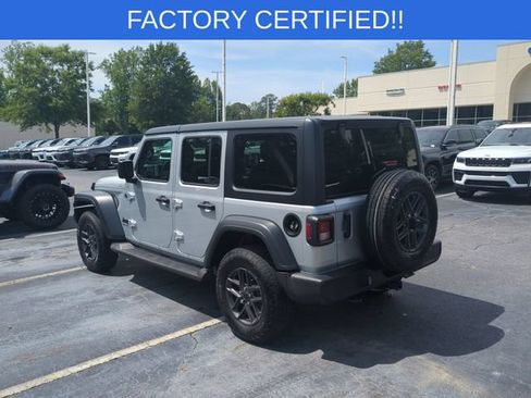 Used 2024 Jeep Wrangler Unlimited Sport AWD/4WD image 3