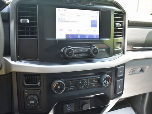 Used 2023 Ford F150 XLT image 14