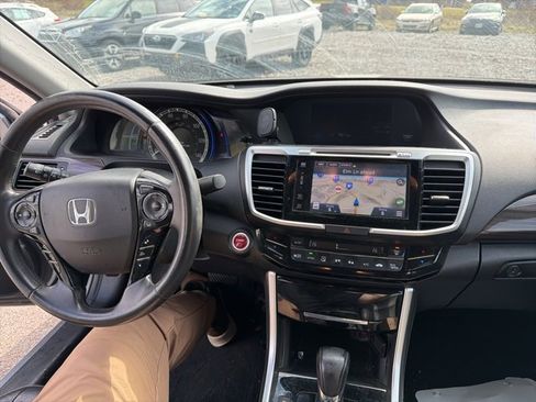 Used 2017 Honda Accord Touring image 20